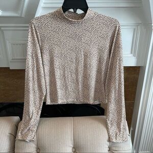 AJ: NWT Gaze Mock Neck Leopard print Cropped Shirt Sz L